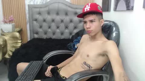 Snapshot of paul_ponce chatting on 11/08/25, 12:27 PAUL online show from 11/08/25, 12:27