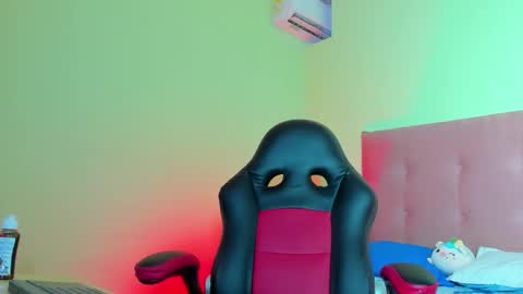 Snapshot of paul_sexycock chatting on 01/25/25, 03:30 paul_sexycock online show from 01/25/25, 03:30