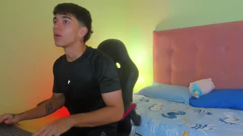 Snapshot of paul_sexycock chatting on 01/27/25, 12:16 paul_sexycock online show from 01/27/25, 12:16