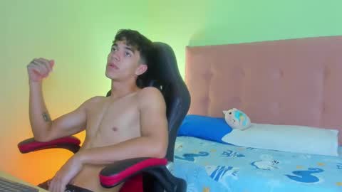 Snapshot of paul_sexycock chatting on 01/30/25, 06:43 paul_sexycock online show from 01/30/25, 06:43