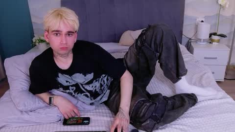 Paul online show from 04/01/26, 01:41