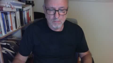 Snapshot of paul_zeiger chatting on 11/04/25, 04:39 Paul online show from 11/04/25, 04:39