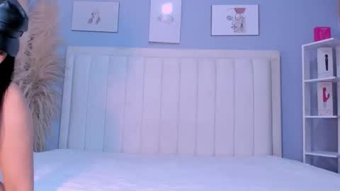 Pau online show from 10/22/25, 07:24