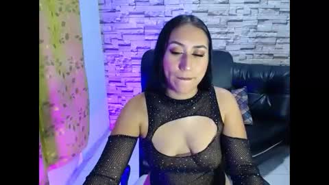Snapshot of paula_ross_ chatting on 05/07/26, 11:43 paula ross online show from 05/07/26, 11:43