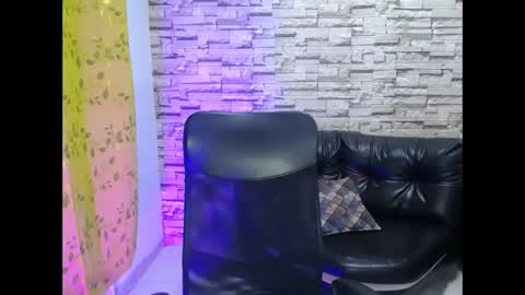 Snapshot of paula_ross_ chatting on 05/13/26, 01:03 paula ross online show from 05/13/26, 01:03