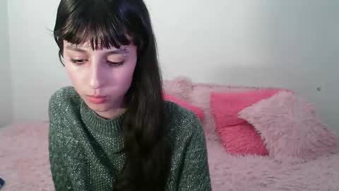 Snapshot of paulainblue chatting on 02/11/25, 02:35   online show from 02/11/25, 02:35