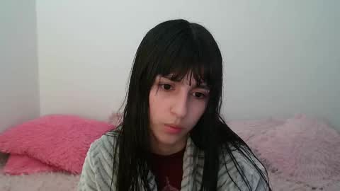 Snapshot of paulainblue chatting on 02/20/25, 05:01   online show from 02/20/25, 05:01