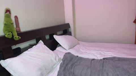 Isla  Chase online show from 02/23/25, 06:34