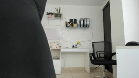 paulina online show from 04/28/26, 07:08