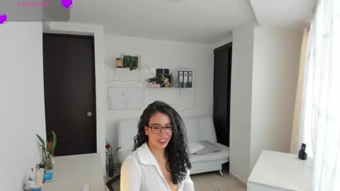 Snapshot of paulina_dossantos chatting on 06/01/26, 07:04 paulina online show from 06/01/26, 07:04