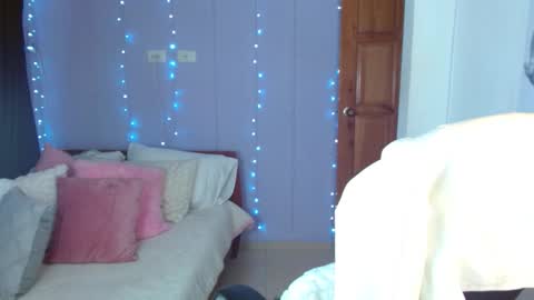 Snapshot of paulina_galvis2700 chatting on 10/24/25, 03:52 paulina online show from 10/24/25, 03:52