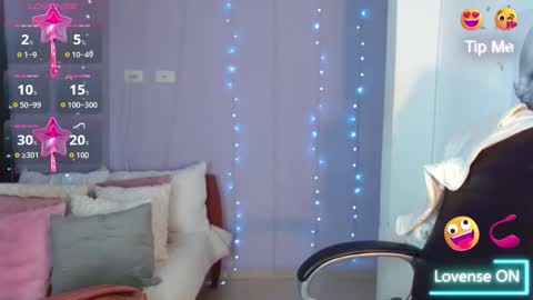 Snapshot of paulina_galvis2700 chatting on 11/25/25, 02:39 paulina online show from 11/25/25, 02:39