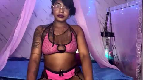 Snapshot of paulina_ruiz_ chatting on 05/17/26, 04:32 online show from 05/17/26, 04:32