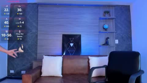 Snapshot of paulina_sweett chatting on 12/19/25, 01:29 Paulina online show from 12/19/25, 01:29