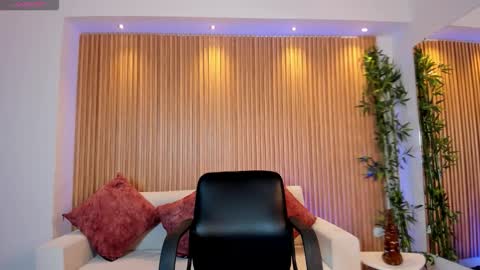 Snapshot of paulina_sweett chatting on 02/14/26, 10:45 Paulina online show from 02/14/26, 10:45