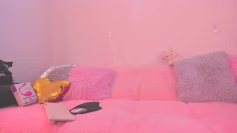 Snapshot of paulinaabeauty chatting on 01/08/25, 09:23 call me ur bbygurl online show from 01/08/25, 09:23