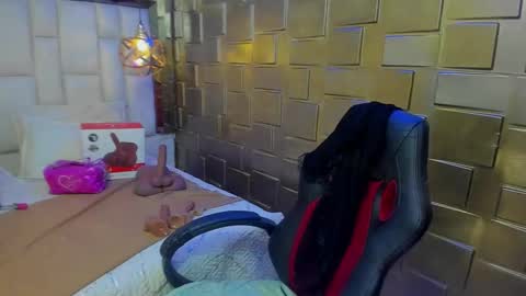 paulinabelen21 online show from 03/18/26, 02:37