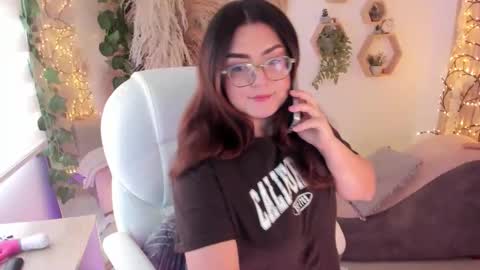 Snapshot of paulinacostello chatting on 06/03/26, 03:50 Estefania online show from 06/03/26, 03:50
