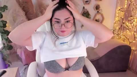 Snapshot of paulinacostello chatting on 07/17/26, 06:24 Estefania online show from 07/17/26, 06:24