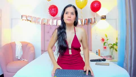 Snapshot of paulinavera chatting on 05/19/26, 01:28 paulinavera online show from 05/19/26, 01:28
