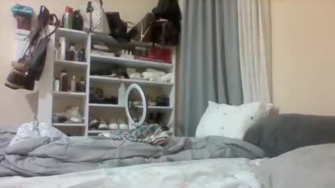 Snapshot of pauline19932016 chatting on 10/30/25, 01:12 pauline19932016 online show from 10/30/25, 01:12