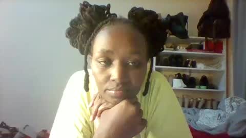 Snapshot of pauline19932016 chatting on 11/15/25, 01:25 pauline19932016 online show from 11/15/25, 01:25