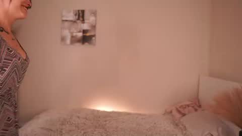 Snapshot of pauline_2005 chatting on 06/20/26, 01:25 Pauline online show from 06/20/26, 01:25