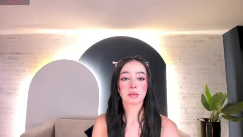 Snapshot of paulinesanz chatting on 06/05/26, 07:30 Pauline Sanz online show from 06/05/26, 07:30