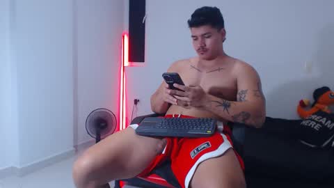 Snapshot of paulo_allen chatting on 10/31/25, 11:50 Paulo online show from 10/31/25, 11:50