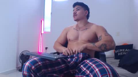 Snapshot of paulo_allen chatting on 11/13/25, 01:10 Paulo online show from 11/13/25, 01:10