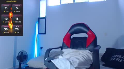 Snapshot of paulo_allen chatting on 11/25/25, 01:33 Paulo online show from 11/25/25, 01:33