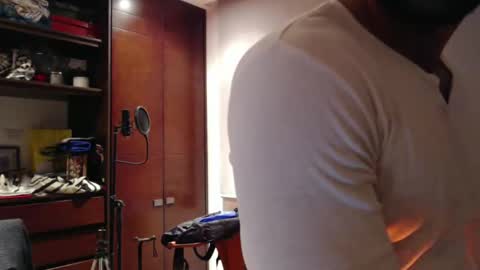 Snapshot of paulripped chatting on 10/16/25, 11:17 Paul online show from 10/16/25, 11:17