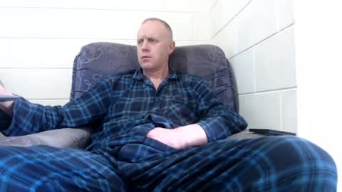 Snapshot of paulstevenson2064 chatting on 08/06/26, 02:24 paulstevenson2064 online show from 08/06/26, 02:24