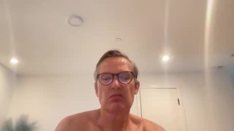 paulwill2377 online show from 03/31/26, 06:52