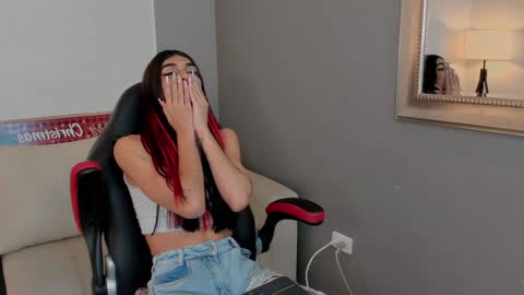 Snapshot of pauly_dolll chatting on 12/06/24, 08:18 Pauly online show from 12/06/24, 08:18