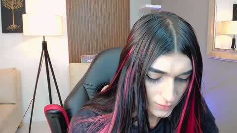 Snapshot of pauly_dolll chatting on 12/10/24, 07:11 Pauly online show from 12/10/24, 07:11