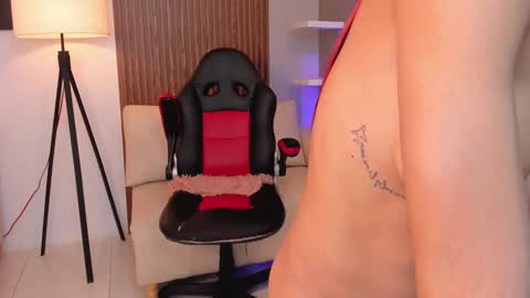 Snapshot of pauly_dolll chatting on 12/11/24, 10:16 Pauly online show from 12/11/24, 10:16