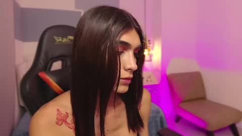 Snapshot of pauly_dolll chatting on 03/05/25, 04:45 Pauly online show from 03/05/25, 04:45