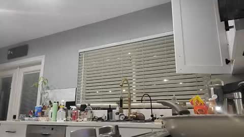 Pavone splash online show from 12/21/25, 12:29