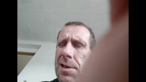 Snapshot of pawelwegrzyn306 chatting on 05/17/26, 12:12 Pawel42 online show from 05/17/26, 12:12