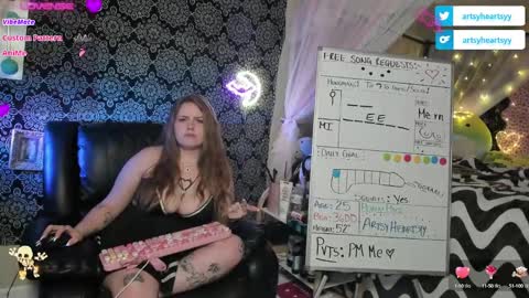 ArtsyHeartsyy online show from 12/10/24, 04:56