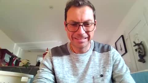 pchittt online show from 12/17/25, 02:01