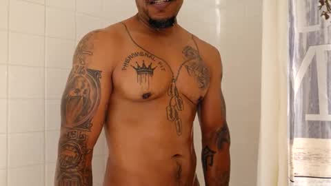 Snapshot of pcuddy3 chatting on 10/17/25, 01:03 Phenomenal online show from 10/17/25, 01:03