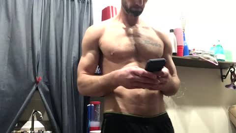 Snapshot of pduke81 chatting on 12/17/24, 01:50 Hung sung Hero online show from 12/17/24, 01:50