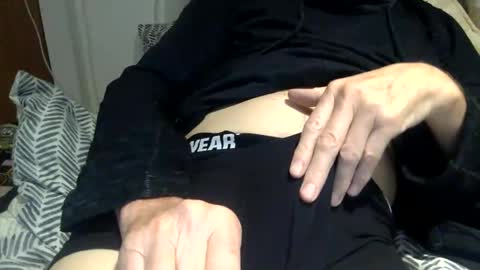 Snapshot of pea23 chatting on 11/07/25, 05:35 pea23 online show from 11/07/25, 05:35