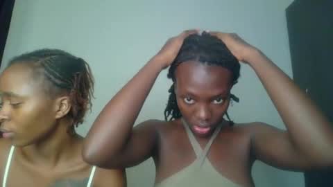 Snapshot of peach_ebonny chatting on 04/19/26, 09:06 peach_ebonny online show from 04/19/26, 09:06