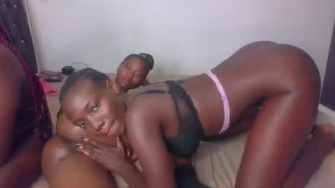 Snapshot of peach_ebonny chatting on 04/24/26, 12:46 peach_ebonny online show from 04/24/26, 12:46