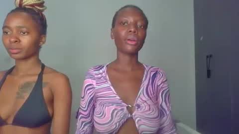 Snapshot of peach_ebonny chatting on 05/13/26, 08:12 peach_ebonny online show from 05/13/26, 08:12