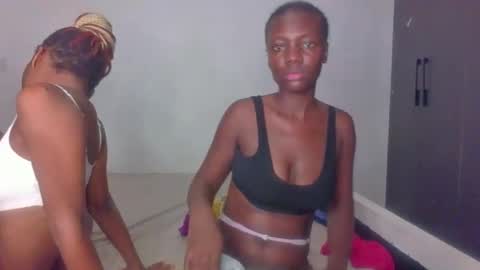 Snapshot of peach_ebonny chatting on 05/13/26, 09:00 peach_ebonny online show from 05/13/26, 09:00