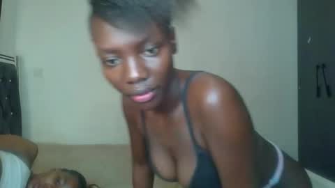 Snapshot of peach_ebonny chatting on 05/19/26, 06:47 peach_ebonny online show from 05/19/26, 06:47